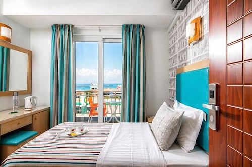 City Life Port Hotel