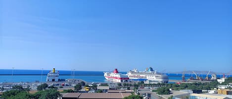 Standard Room, Harbour View | Beach/ocean view