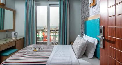 City Life Port Hotel