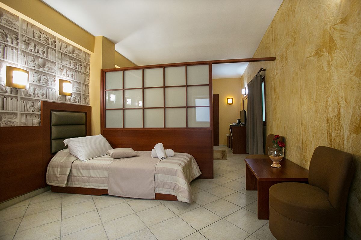 Photo - City Life Port Hotel
