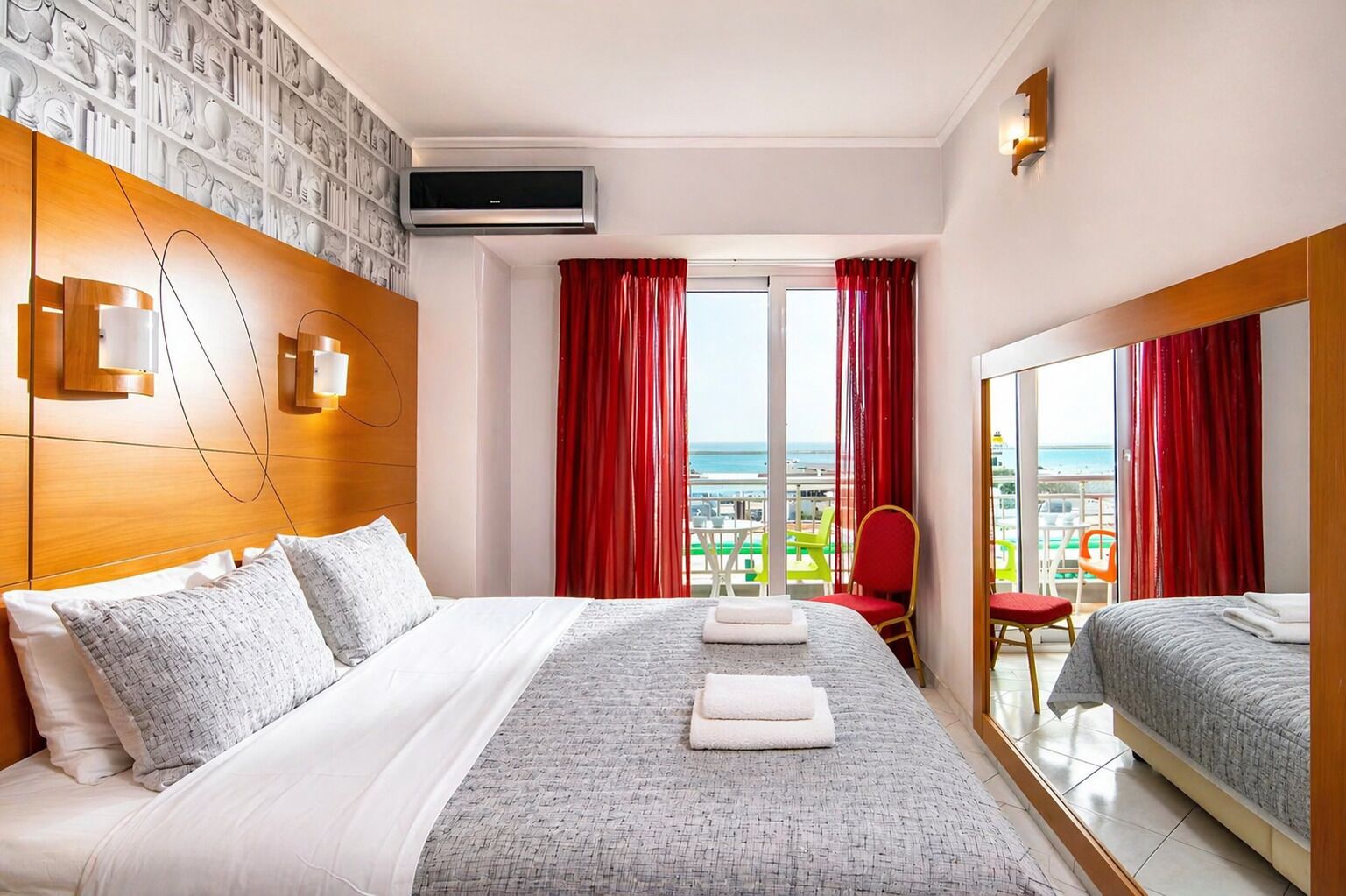 Photo - City Life Port Hotel