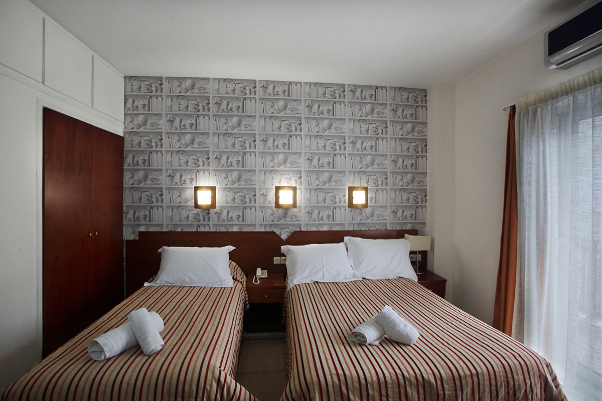 Photo - City Life Port Hotel