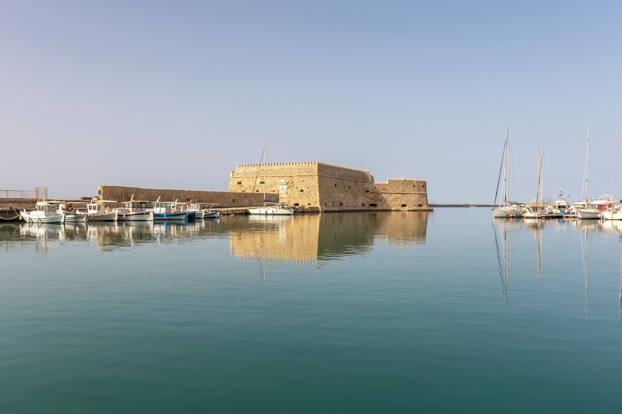 Photo - City Life Port Hotel