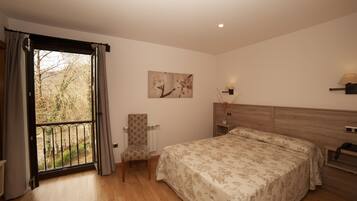 Coffres-forts dans les chambres, bureau, lits bébé (gratuits)