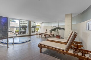 Bañera de hidromasaje interior