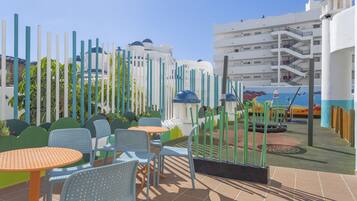 Children’s play area – outdoor