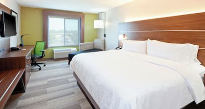 Holiday Inn Express & Suites Clovis-Fresno Area by IHG
