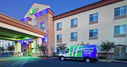Holiday Inn Express & Suites Clovis-Fresno Area by IHG