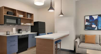 Candlewood Suites Springfield North by IHG