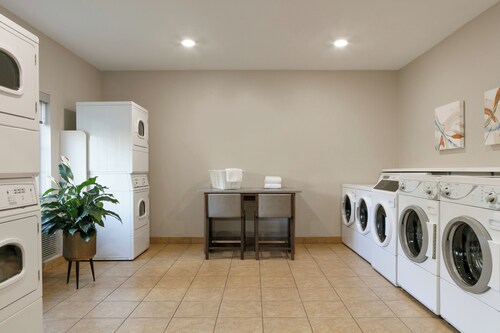 Candlewood Suites Springfield North by IHG