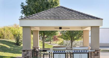 Candlewood Suites Springfield North by IHG