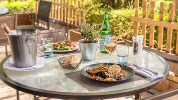 Frühstück, Mittagessen und Abendessen