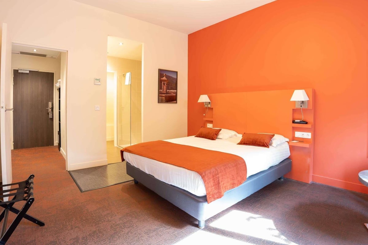 Superior-Zimmer, 1 Queen-Bett | Zimmersafe, Schreibtisch, schallisolierte Zimmer, Zustellbetten