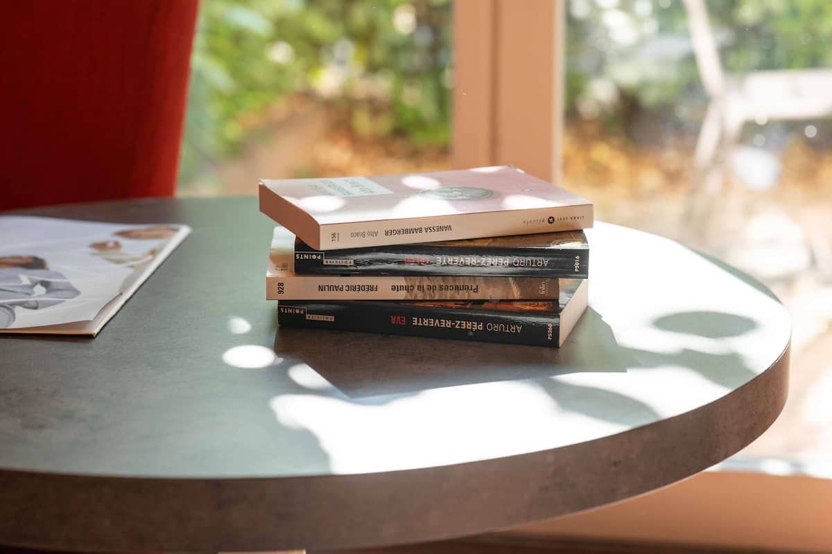 Standard-huone, 1 parisänky | Tallelokero huoneessa, työpöytä, lisävuoteet, ilmainen Wi-Fi