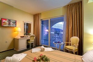 Minibar, in-room safe, desk, soundproofing