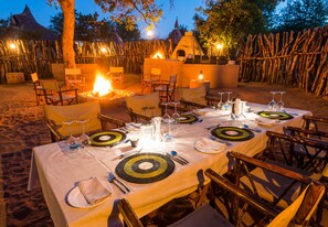 아침 식사, 점심 식사 및 저녁 식사 제공