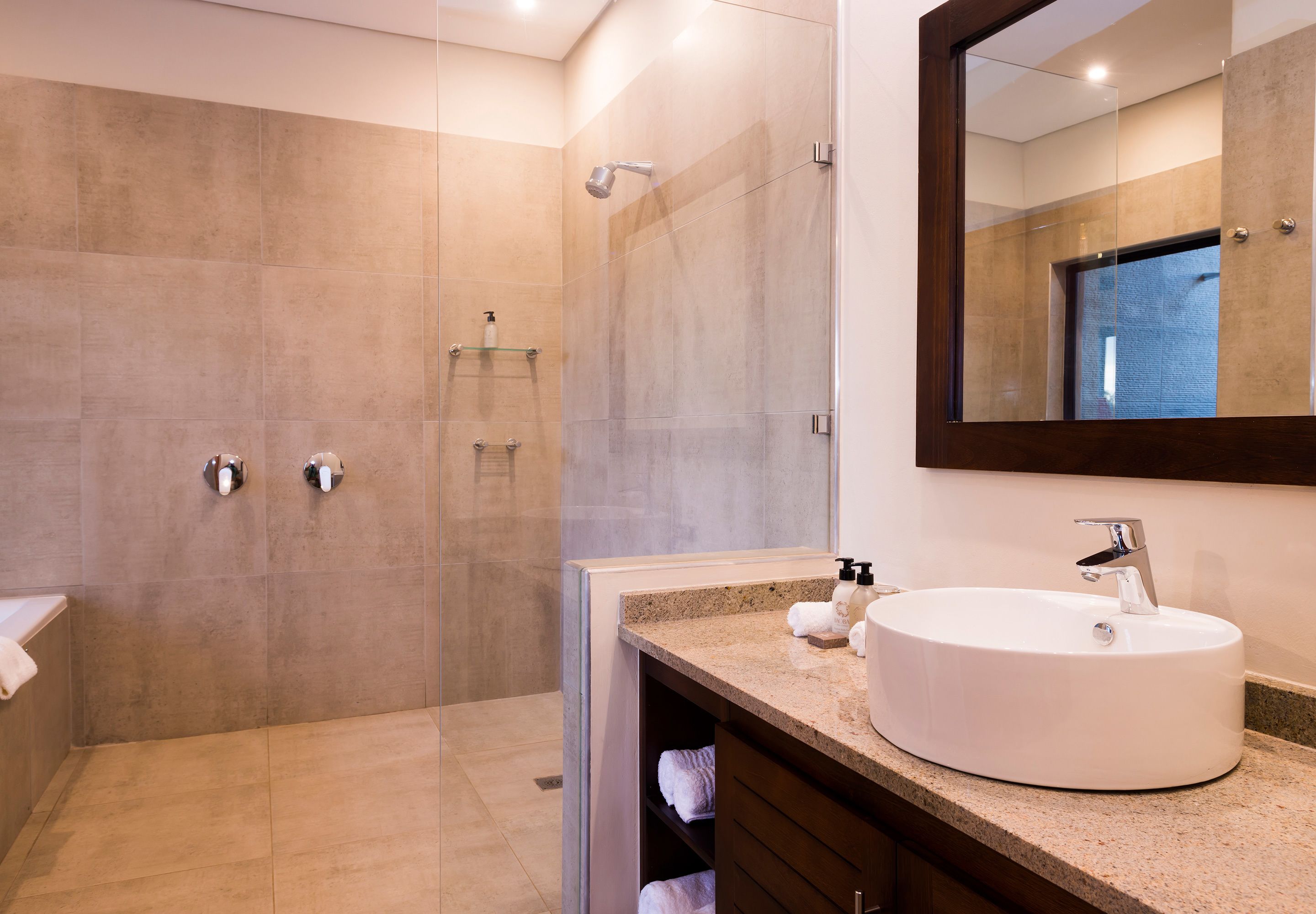 main lodge superior room | bathroom shower