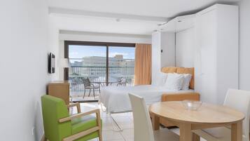 Studio (Apartment) | Een kluis op de kamer, een strijkplank/strijkijzer, gratis babybedden