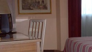 ميني بار وواي فاي مجانً ا
