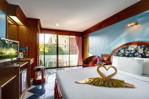 Ropa de cama de alta calidad, minibar, escritorio y cortinas blackout 