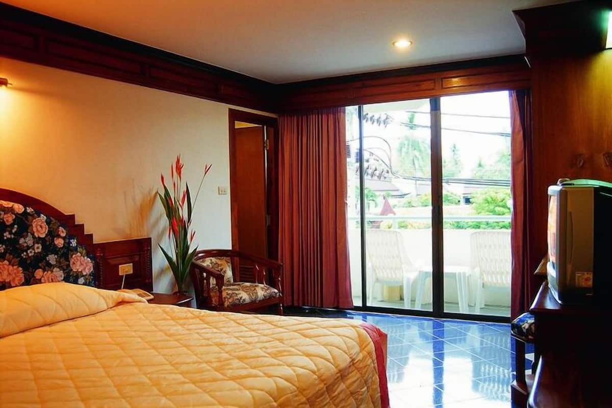 Deluxe Room | Premium bedding, minibar, desk, blackout drapes