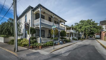 Entrada de la propiedad