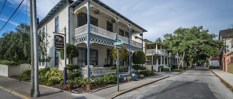 Majoituspaikan sisäänkäynti