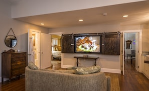 Diamond Suite - Premium in private Cottage (Adults 21+ only) 2 Guests Only | Premium bedding, pillowtop beds, individually decorated
