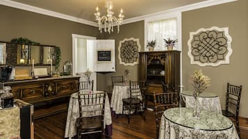 Desayuno completo incluido todos los días