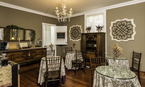 Desayuno completo incluido todos los días