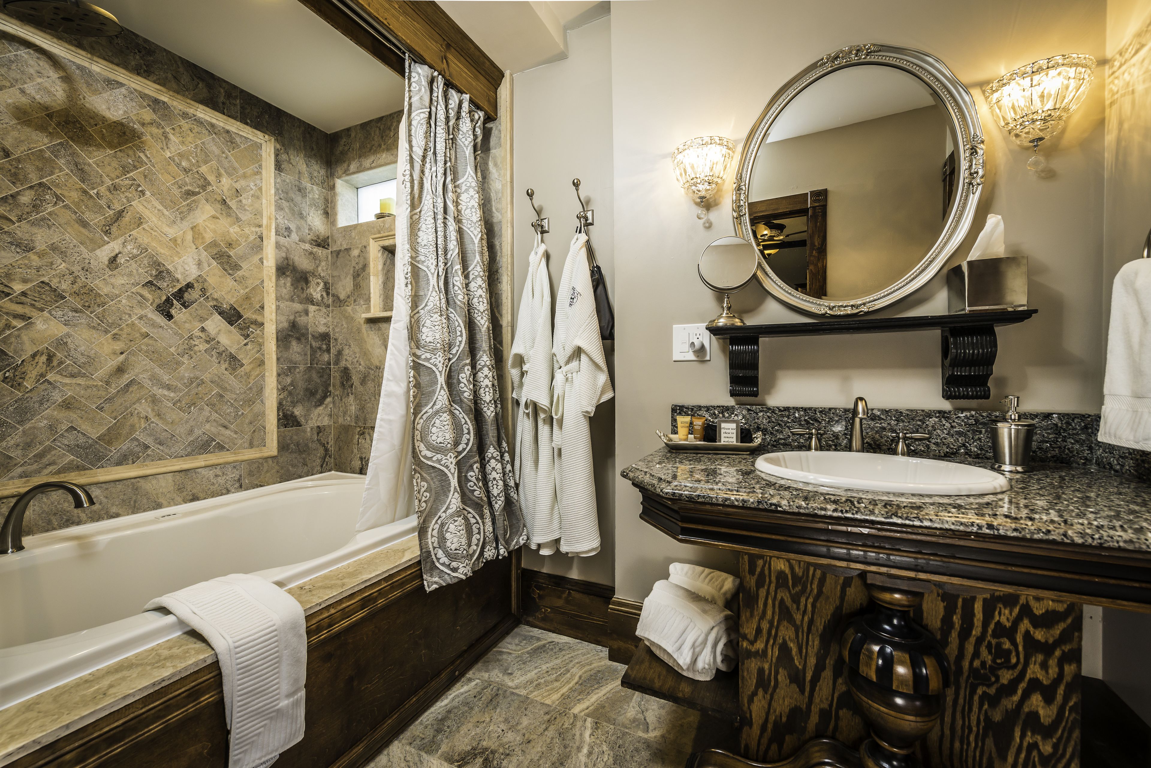 Premium Room, 1 Katil Raja (King) | Tab mandi berpancutan