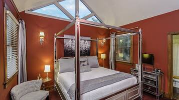 Platinum Room – Standard Room (Adults 21+ Only) | Premium bedding, pillowtop beds, individually decorated