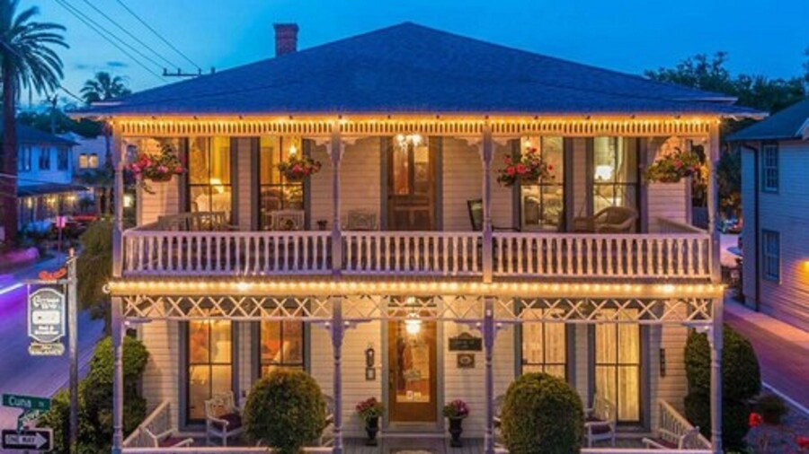 Carriage Way Inn