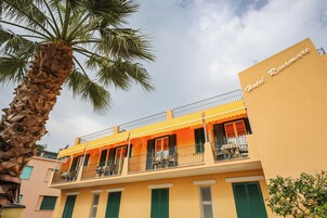 Fachada de la propiedad