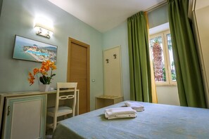 Standard-Doppelzimmer | Minibar, Zimmersafe, Schreibtisch, laptopgeeigneter Arbeitsplatz