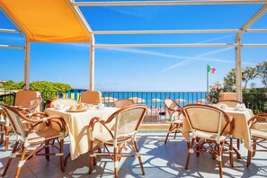 Rooftop terrace - Hotel Rivamare (Ischia)
