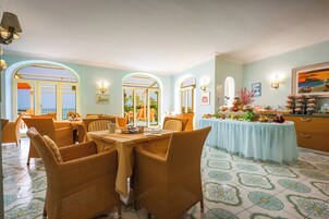 Desayuno continental todos los días (con cargo)