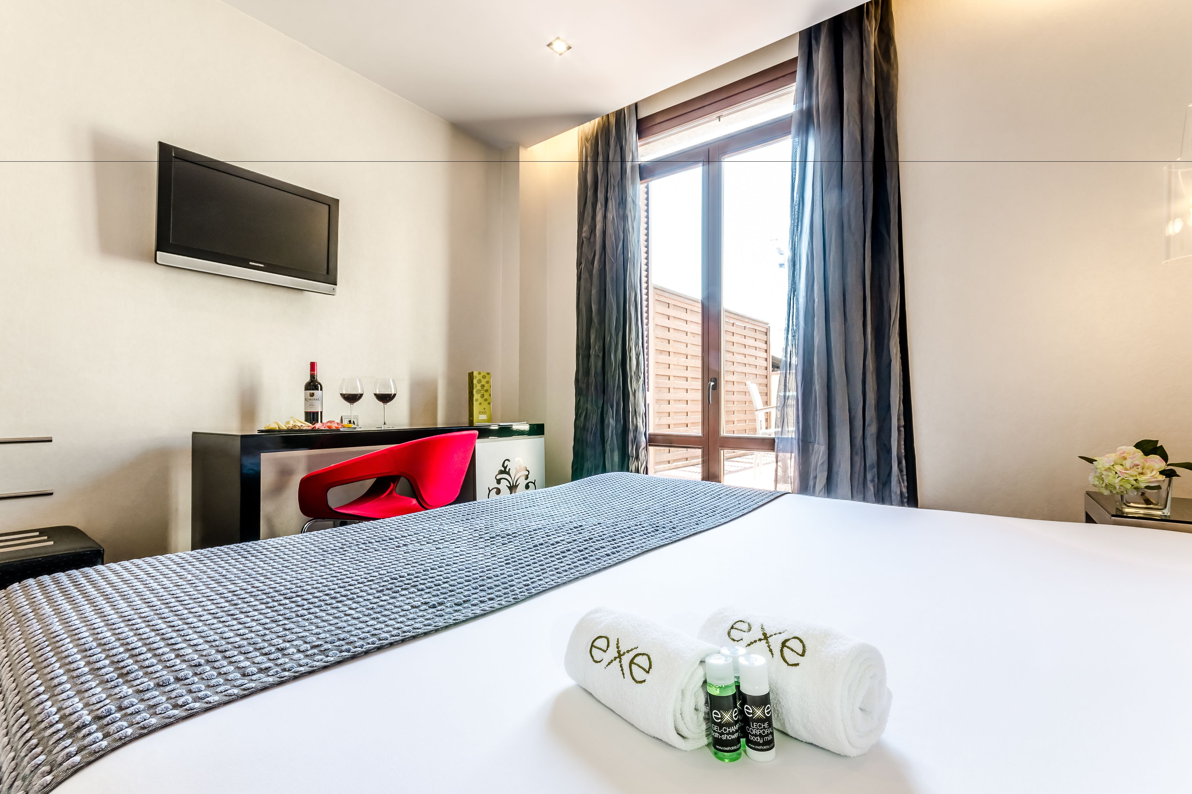 minibar, in-room safe, desk, soundproofing