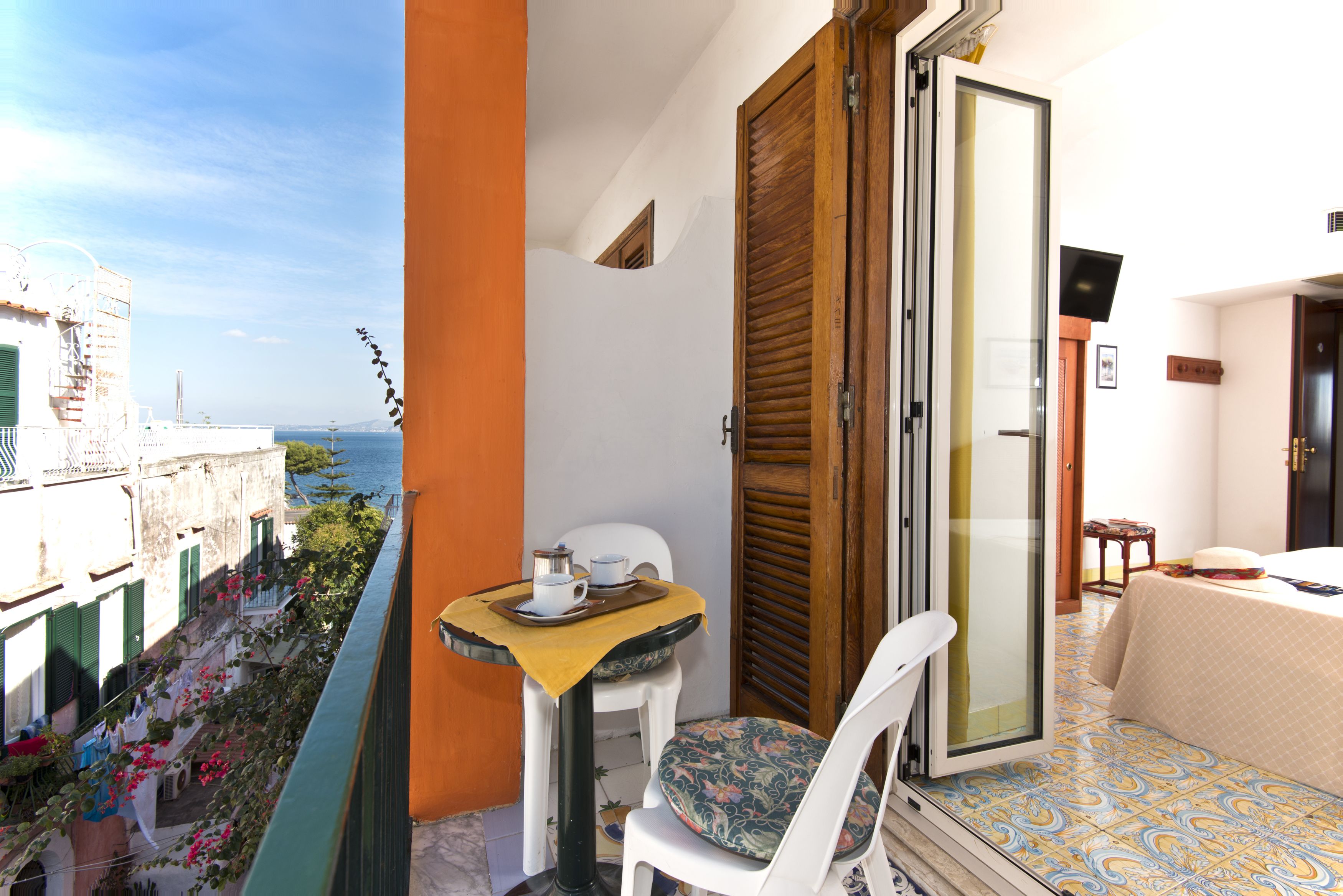 Classic-Doppel- oder -Zweibettzimmer, Meerblick | Balkon