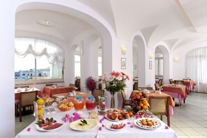 Dagelijks ontbijtbuffet inbegrepen