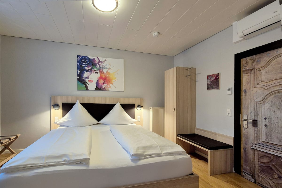 Double Room | Premium bedding, soundproofing, WiFi, bed sheets