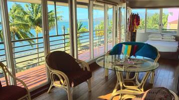 ํ๋
ธ๋ผ๋ฏน ์คํ๋์ค