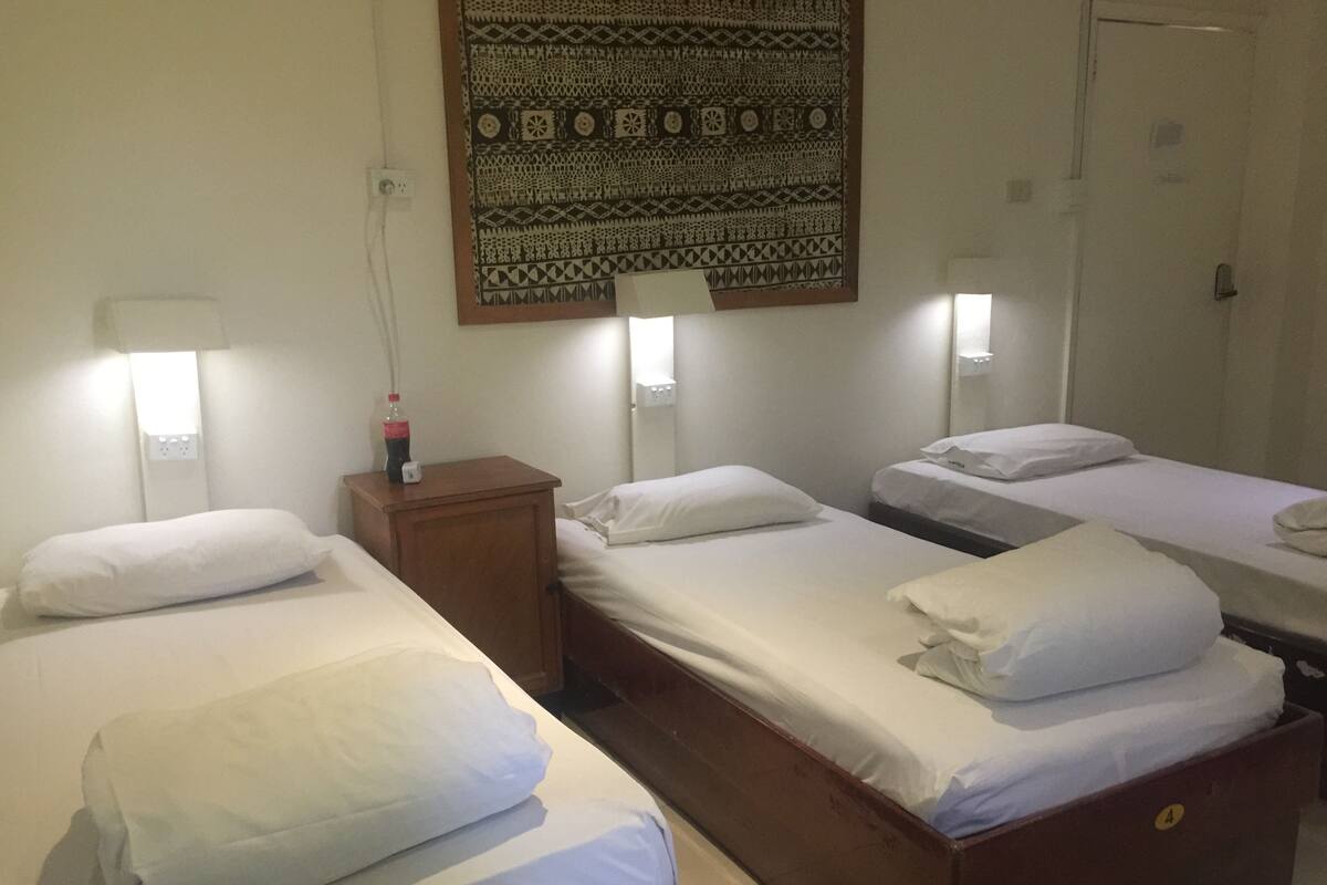 Shared Dormitory, Women only