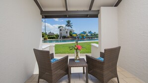 Superior Pool View Room | 客房景觀