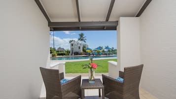 Deluxe Pool View Room | View from room