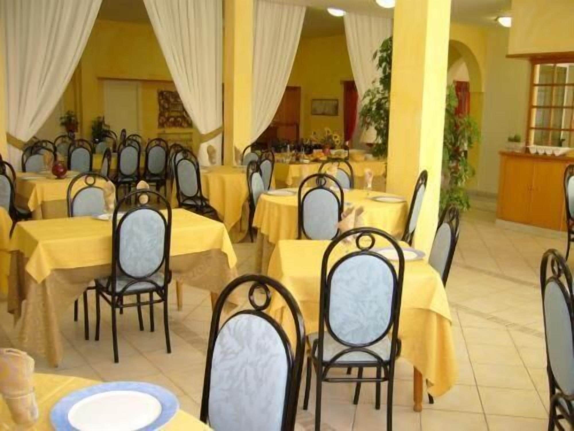 breakfast, lunch and dinner served