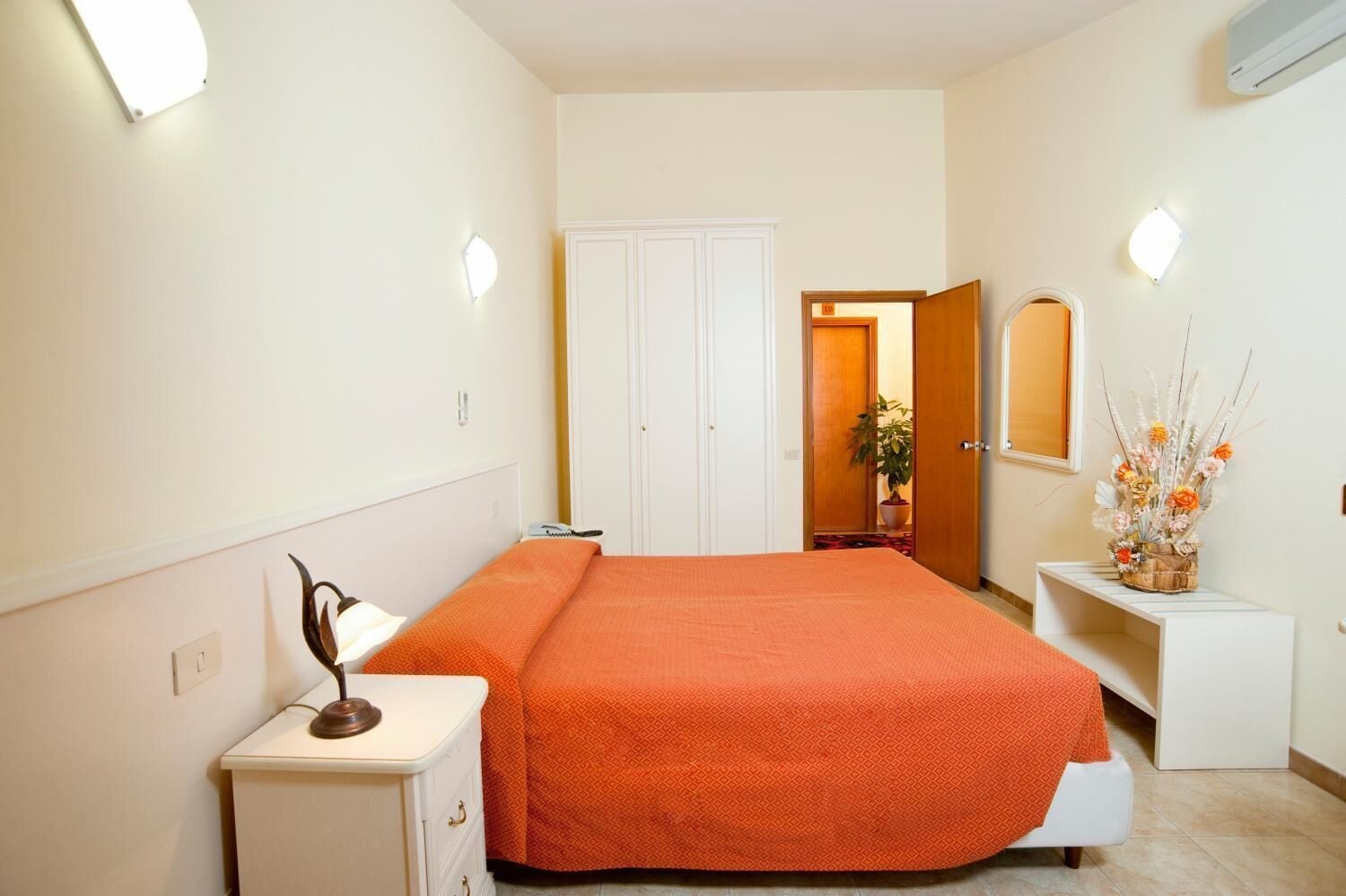 minibar, in-room safe, desk, blackout curtains