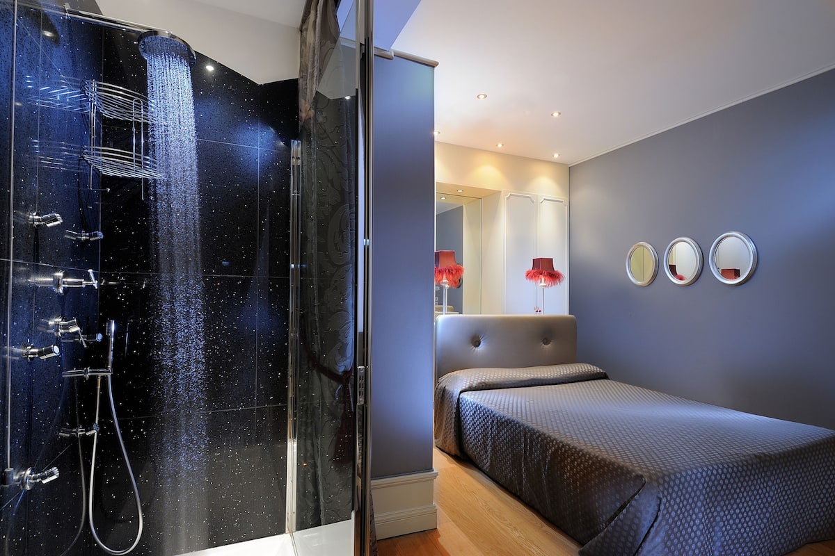 Couette en duvet d'oie, minibar, coffres-forts dans les chambres, bureau