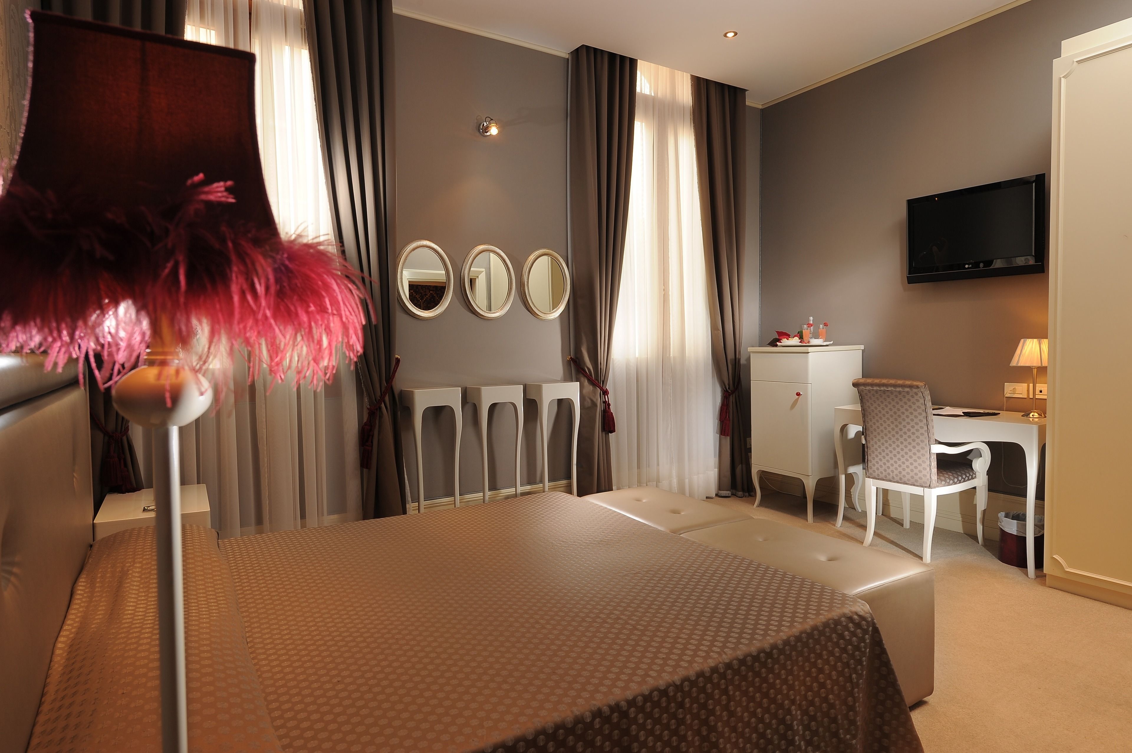 down duvets, minibar, in-room safe, desk