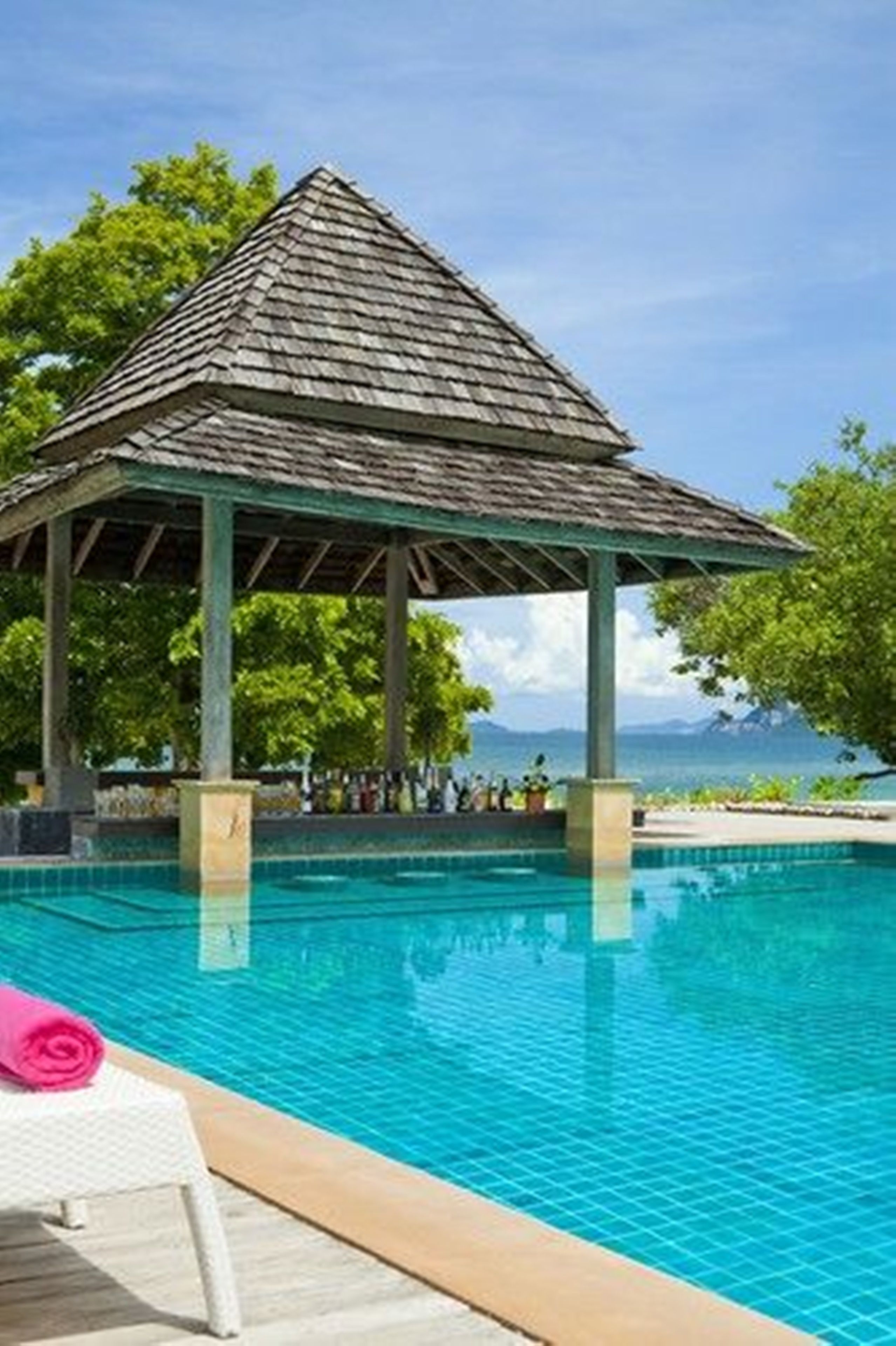 outdoor pool, pool loungers